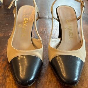 CHANEL Beige and Black Cap Toe Heels/Sling Back